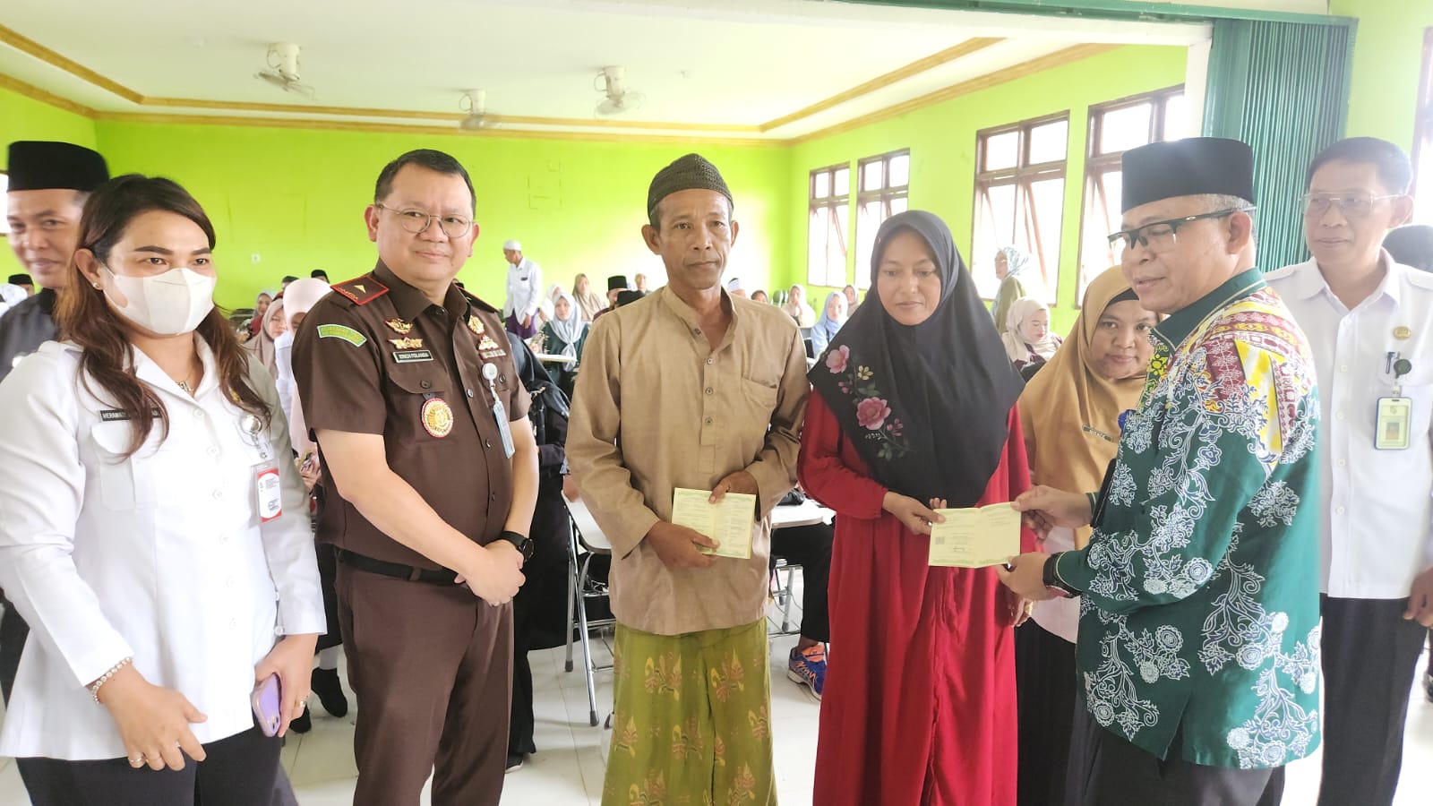 Wakil Kepala Kejati Kalbar Erich Folanda menghadiri isbat nikah terpadu di Mempawah