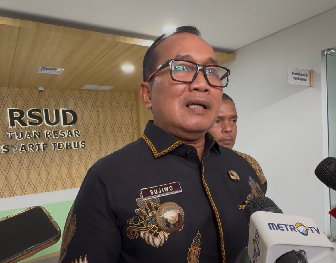 Bupati Kubu Raya Sujiwo di RS TBSK
